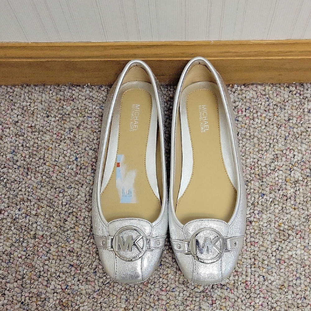 Michael Michael Kors Metallic Silver Mk Logo Ballet Flats 6.5 Nwot Office